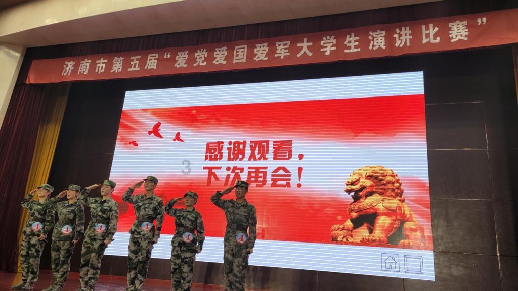 夏威夷被泼化学液体的女教师好友发声：她和善爱笑 在医院刚苏醒 希望警方尽快抓获嫌疑人 正组织朋友们为她捐款