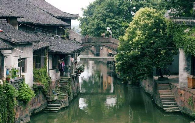 空中抛枪